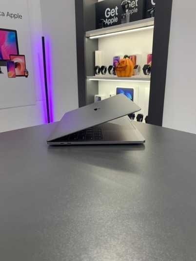 MacBook Pro 13'' 2018, i5 16 / 512GB (A1989), АКБ 84% - купити в