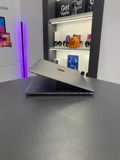 MacBook Pro 13'' 2018, i5 16 / 512GB (A1989), АКБ 84% - купити в