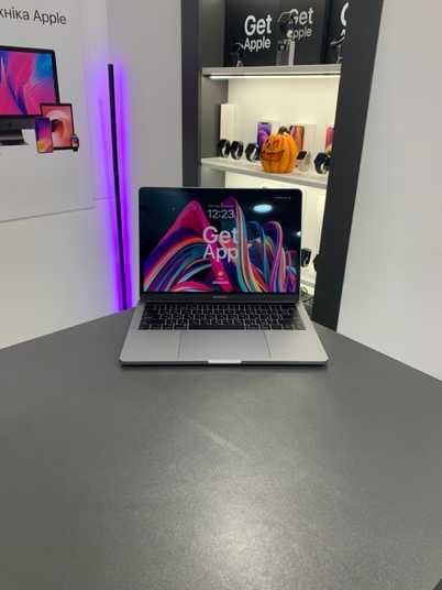 MacBook Pro 13'' 2018, i5 16 / 512GB (A1989), АКБ 84% - купити в