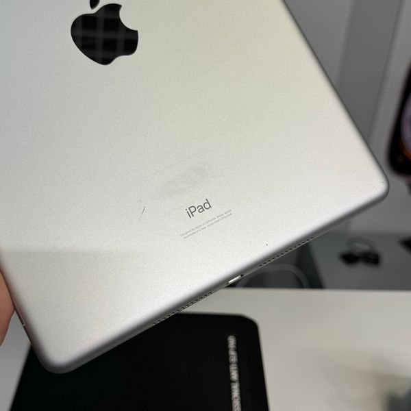 іPad 8Gen 10.2&rsquo;&rsquo; 2020, 32GB, Wi-Fi+LTE, (A2428), АКБ 96% "Silver"  2000000090511 фото
