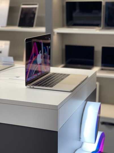 MacBook Pro 13'' 2017, i5 8 / 256GB (A1708), АКБ 86% - купити в