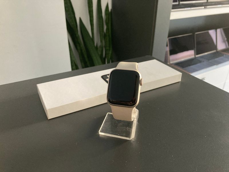 Apple Watch SE (2 Gen.),40mm&rsquo;&rsquo;, 2022, GPS, "Starlight Case" АКБ 90-100% 2000000095158 фото