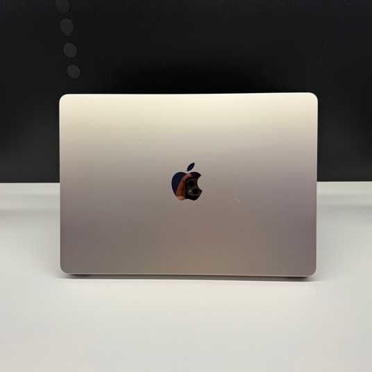 MacBook Air 13'' 2024, М3 8 / 256GB (A3113) АКБ 100% 