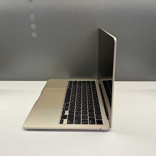 MacBook Air 13'' 2024, М3 8 / 256GB (A3113) АКБ 100% 