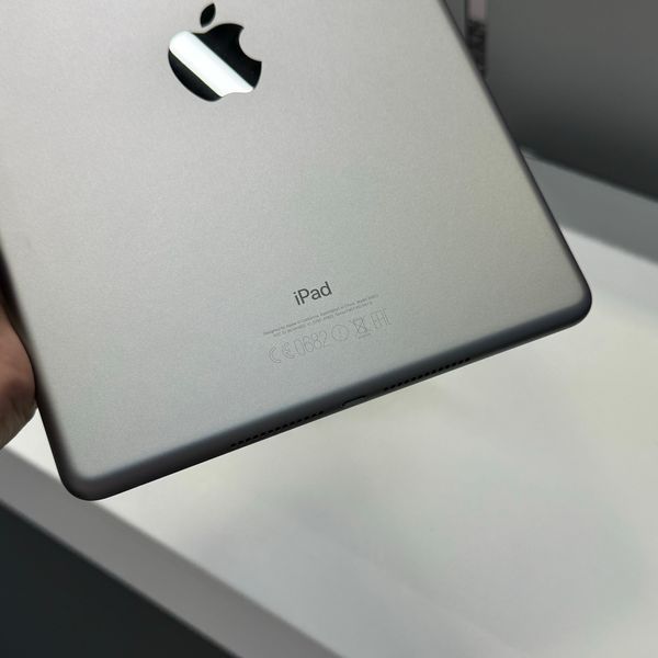 iPad 5Gen 9.7&rsquo;&rsquo;, 2017, 32GB, WI-FI, (А1822), АКБ 92% "Space Gray" 2000000109480 фото