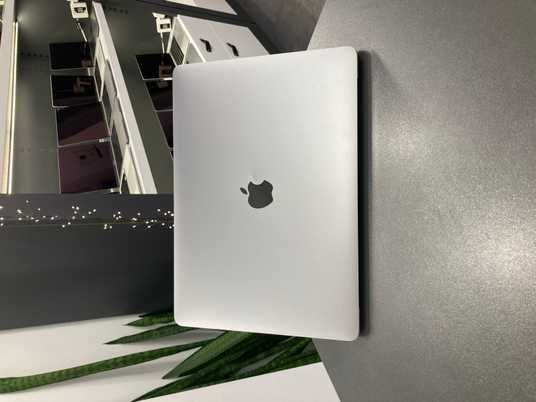 MacBook Pro 13'' 2019, i5 8 / 256GB (A2159), АКБ 82% - купить в
