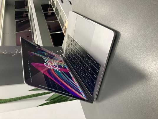 MacBook Pro 13'' 2019, i5 8 / 256GB (A2159), АКБ 82% - купить в