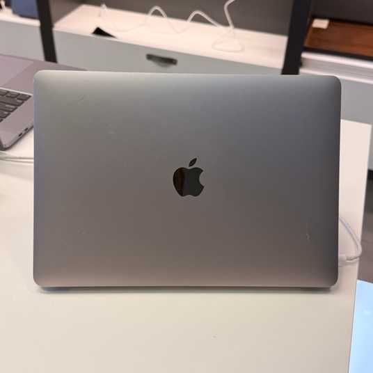 MacBook Air 13'' 2018, i5 8 / 128GB (A1932) АКБ 85% - купити в