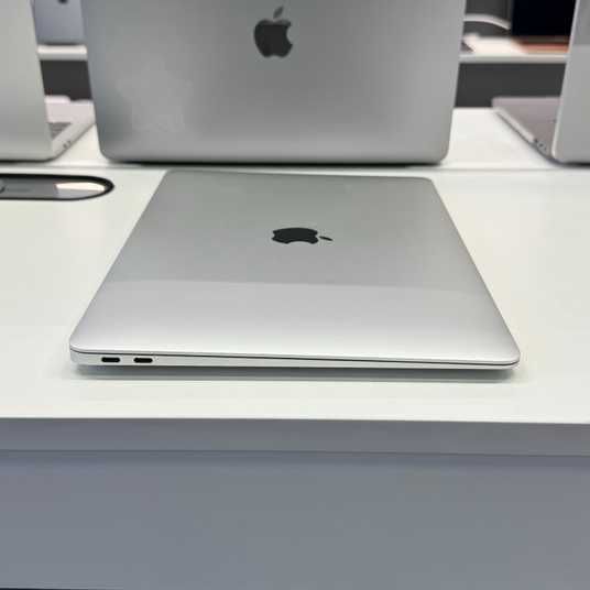 MacBook Air 13'' 2020, i3 8/ 256GB (A2179) АКБ 100% - купити в