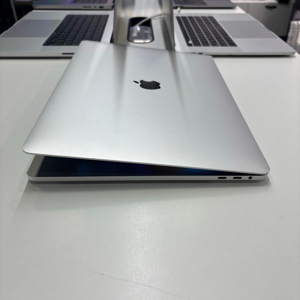 MacBook Pro 15&rsquo;&rsquo; 2019, i7 16 / 512GB + 4GB (A1990), АКБ 84% 2000000118635 фото