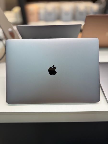 MacBook Pro 15&rsquo;&rsquo; 2018, i7 16 / 256GB + 4GB (A1990), АКБ 81% 2000000101828 фото