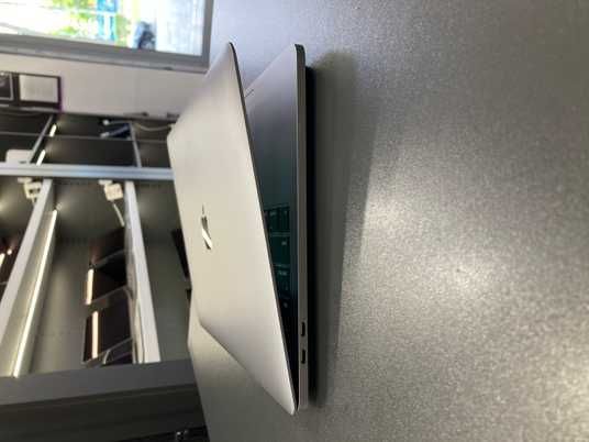 MacBook Pro 13'' 2018, i5 8 / 256GB (A1989), АКБ 87% - купить в