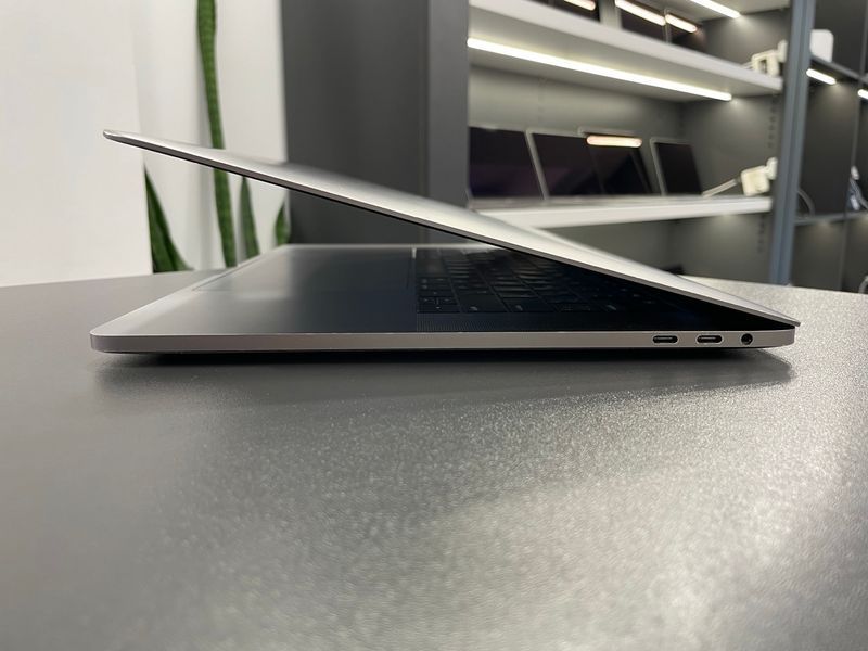 MacBook Pro 15&rsquo;&rsquo; 2018, i9 32 / 1ТB + 4GB (A1990), АКБ 100% 2000000105208 фото
