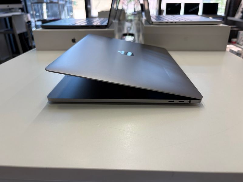 MacBook Pro 15&rsquo;&rsquo; 2019, i7 16 / 512GB + 4GB (A1990), АКБ 94% 2000000111308 фото