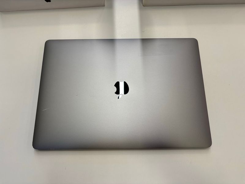 MacBook Pro 15&rsquo;&rsquo; 2019, i7 16 / 512GB + 4GB (A1990), АКБ 94% 2000000111308 фото