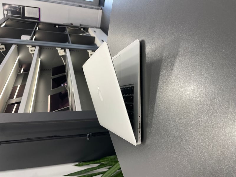 MacBook Air 13&rsquo;&rsquo; 2017, i5 8 / 128GB (A1466) АКБ 93% 2000000095592 фото