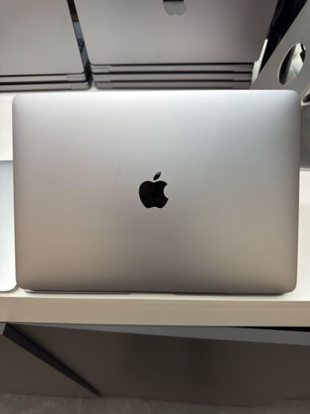 MacBook Air 13&rsquo;&rsquo; 2018, i5 8 / 256GB (A1932) АКБ 81% 2000000105192 фото