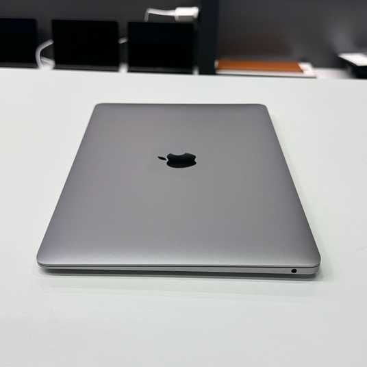 MacBook Air 13'' 2020, i3 8 / 256GB (A2179) АКБ 83% - купити в