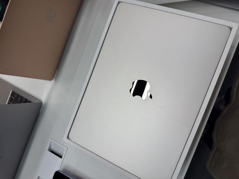 MacBook Air 13&rsquo;&rsquo; 2025, М4 16 / 256GB (A3240) АКБ 100% + BOX 2000000107257 фото