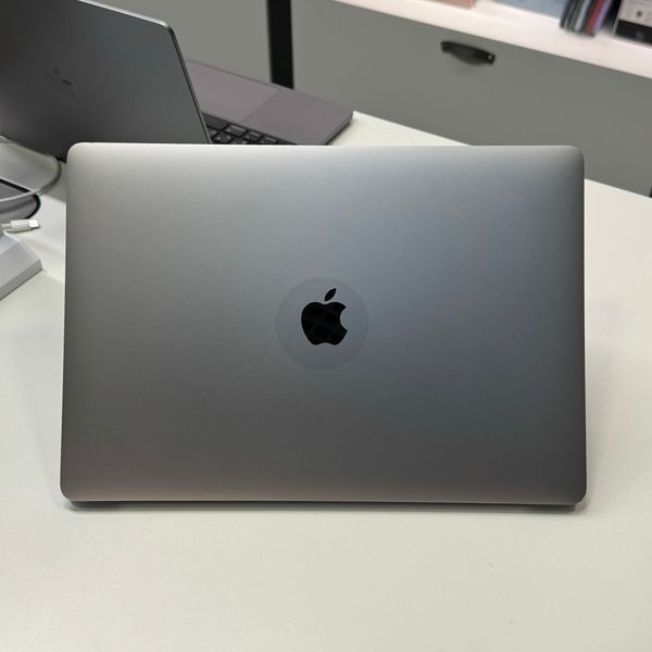 MacBook Pro 15&rsquo;&rsquo; 2018, i7 16 / 256GB + 4GB (A1990), АКБ 88% 2000000110332 фото