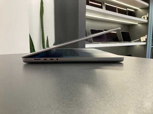 MacBook Pro 16'' 2021, M1 Pro 16GB / 10CPU - 16GPU / 512GB (А2485