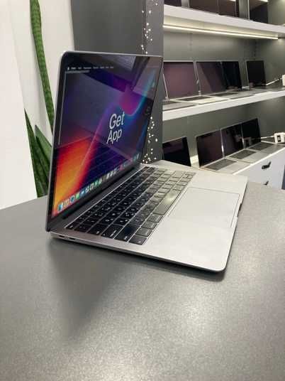 MacBook Air 13'' 2019, i5 8 / 128GB (A1932) АКБ 82% - купить в