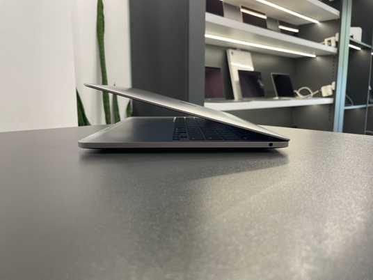 MacBook Pro 13'' 2020, M1 8 / 512GB (А2338) АКБ 87% - купити в