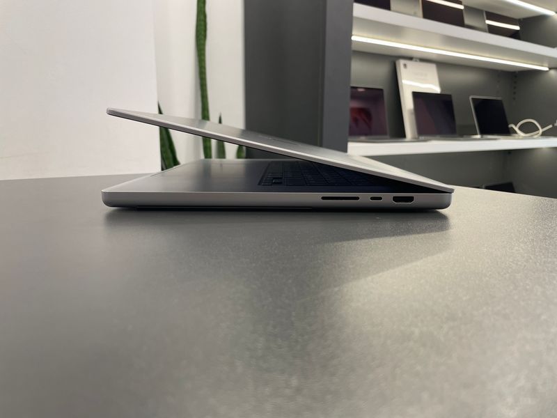MacBook Pro 16&rsquo;&rsquo; 2021, M1 Pro 16GB / 10CPU - 16GPU / 512GB (А2485) АКБ 84% 2000000109206 фото